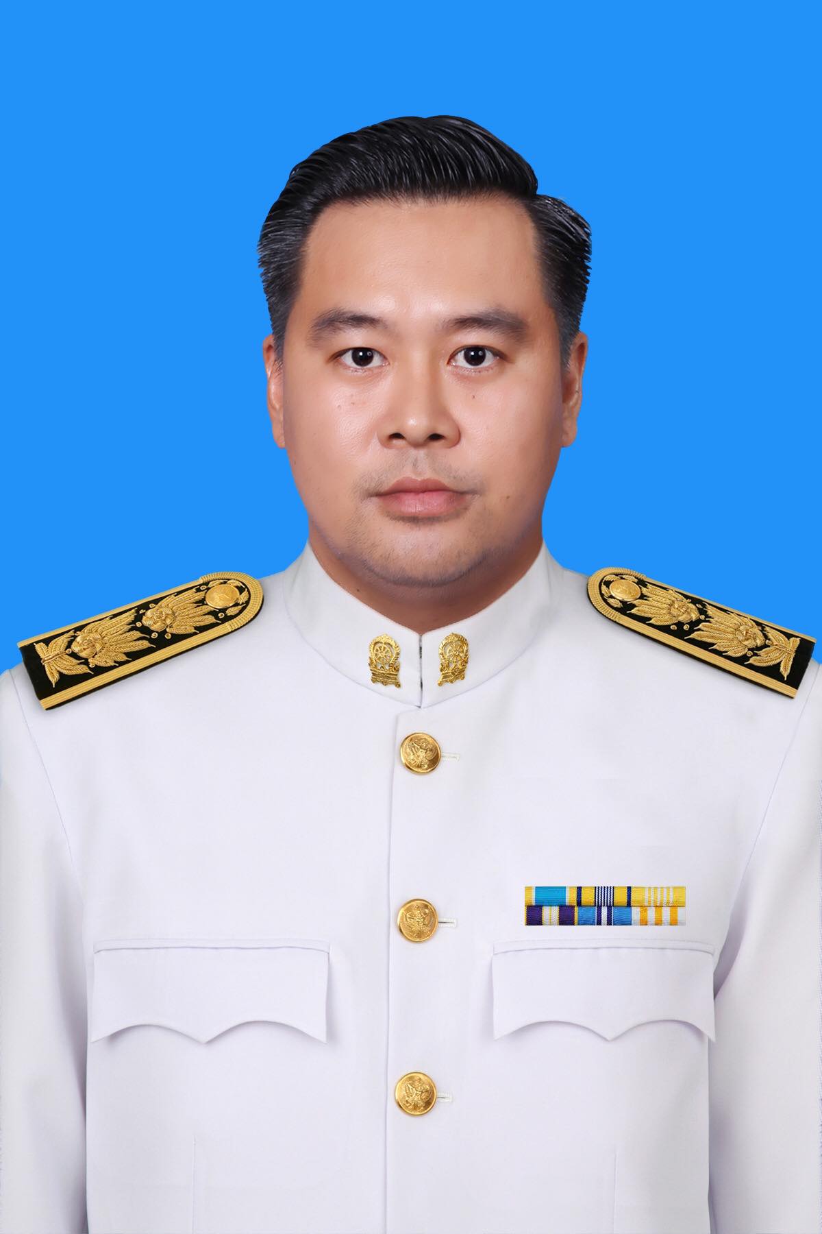 นายสมพงศ์ บุบผาชาติ